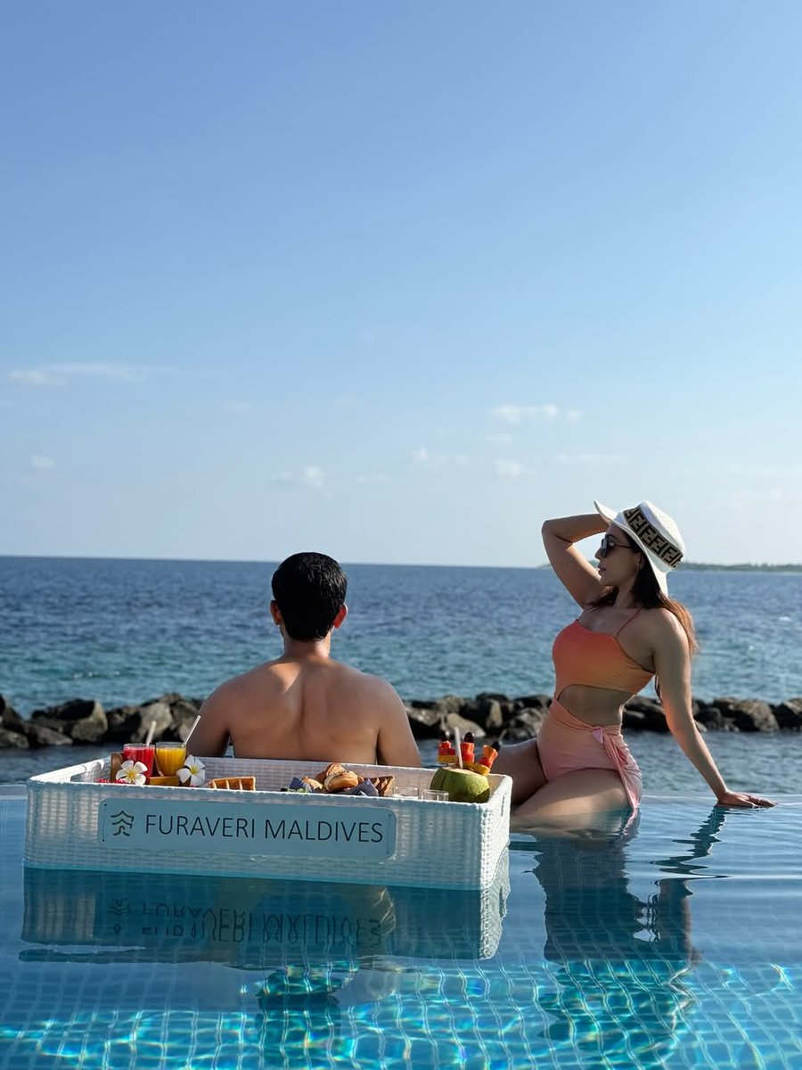 Floating breakfasts, sunkissed moments, and endless smiles - life looks good from here!