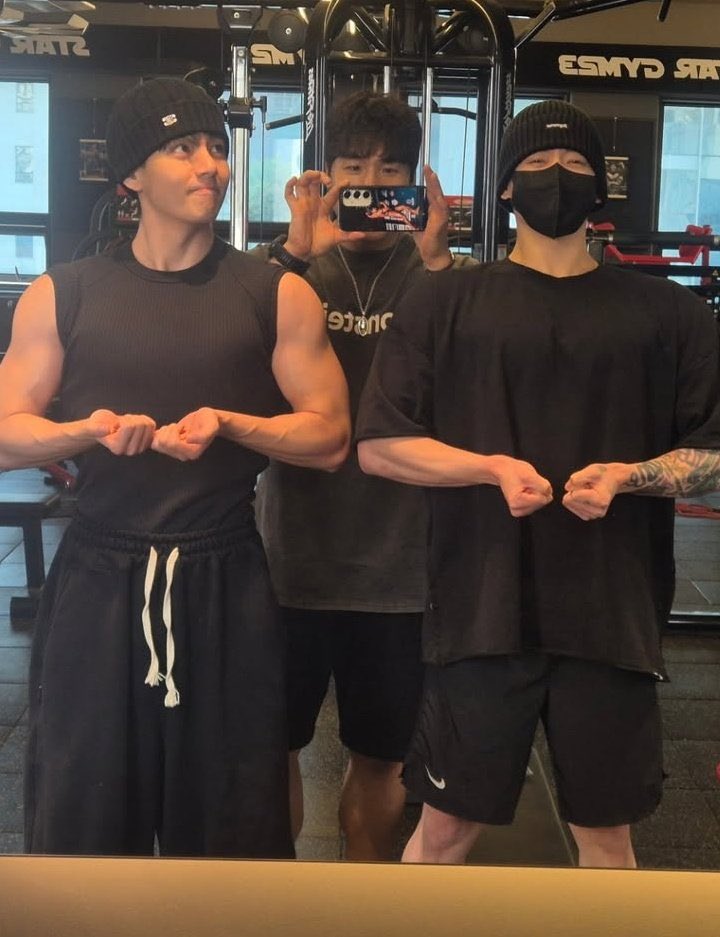 el servicio militar es HOMOSEXUAL nos quitaron a nuestras lesbianas esto es un acto de odio