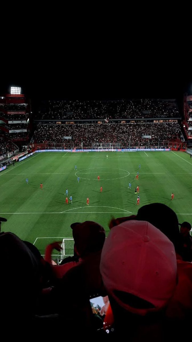 hinchas de #Independiente  hoy tiene que estar más que nunca en modo🎶 "no me importa el periodismo ni la policía"🎶. Que hablen, que operen y que se rían todo lo que quieran, a nosotros no nos tiene que importar.
#todosjuntos #ReyDeCopas #orgullonacional #siemprerojo #VamosRojo