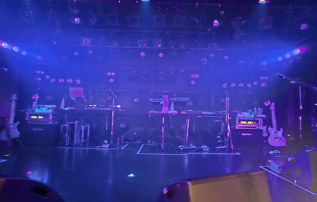 WolfNovember's tweet image. 初ゆめみたライブ参戦してきました。
最前ど真ん中、顔を上げれば5人が目の前にいてライブ中はもうずっと釘付け。一瞬の煌めき、しっかりとこの胸に焼き付けたぞ。最高の誕生日になった。
#ゆめみた3rdLIVE_大阪