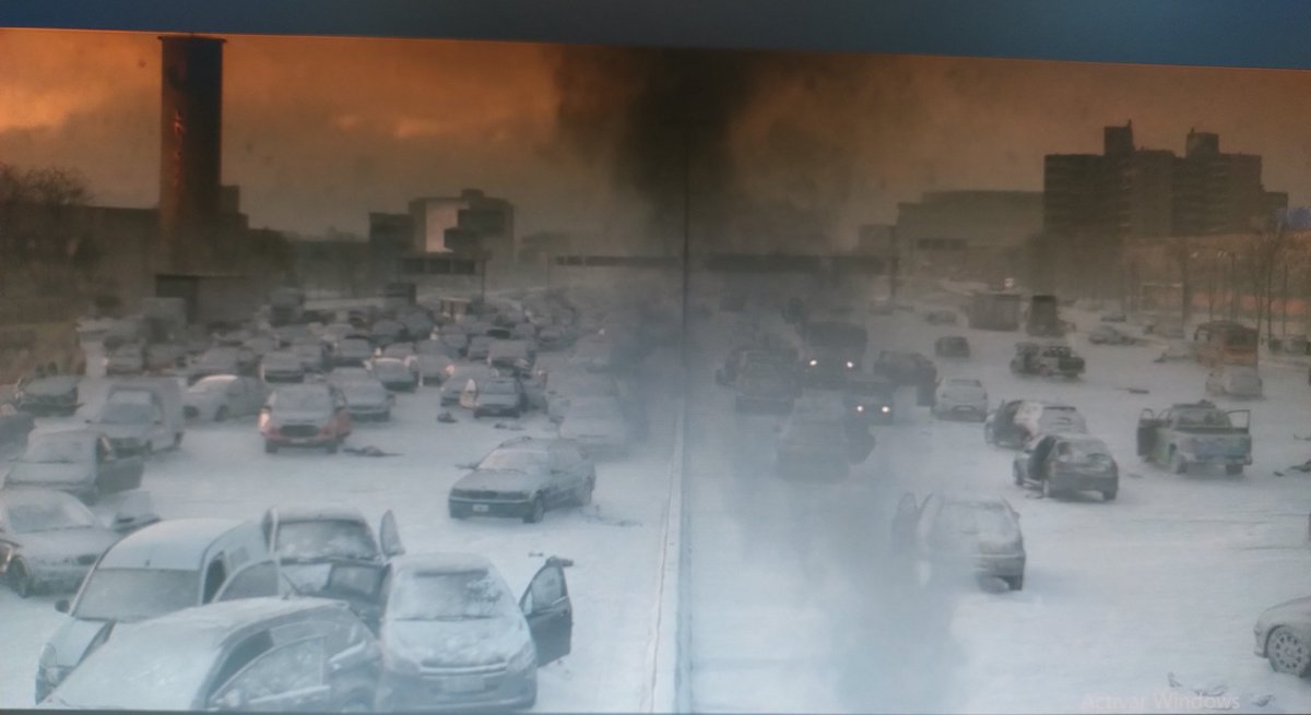 inc0gnit02846's tweet photo. Escena postapocalíptica, en la Panamericana, con el Unicenter de fondo. El real Cine 🚬 🇦🇷 #ElEternauta https://t.co/zjTh6EgURG