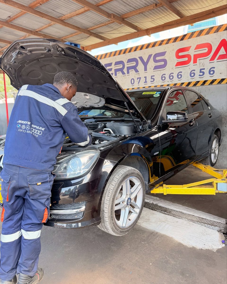 Unahitaji spare parts za asili Dar es Salaam? Tembelea Jerry Spare Parts &amp; Services, Regent St, Victoria! Toyota, BMW, Nissan n.k. 
Tazama The Gear kila Jumatatu 9 PM kwa mazungumzo ya magari! #TanzaniaSpares #CarPartsTanzania #TanzaniaGarage #jerryspare #jerrysparepart