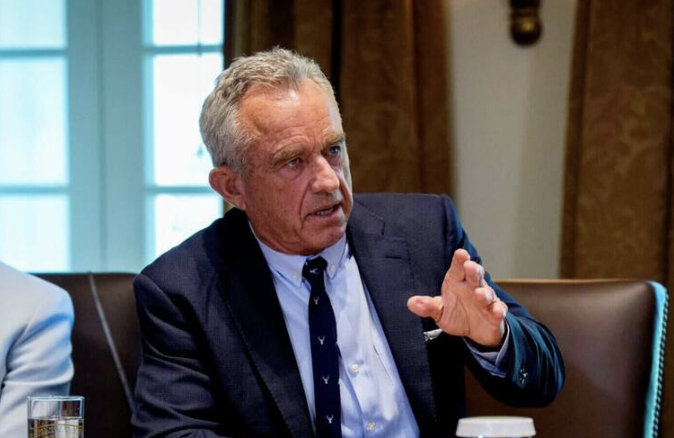 ‼️‼️‼️ PAROLE MOLTO PESANTI.

Il segretario alla salute e ai servizi umani Robert Kennedy Jr. ha detto mercoledì che l'HHS (Dipartimento della salute e dei servizi umani degli Stati Uniti d'America - United States Department of Health and Human Services) non sta più facilitando