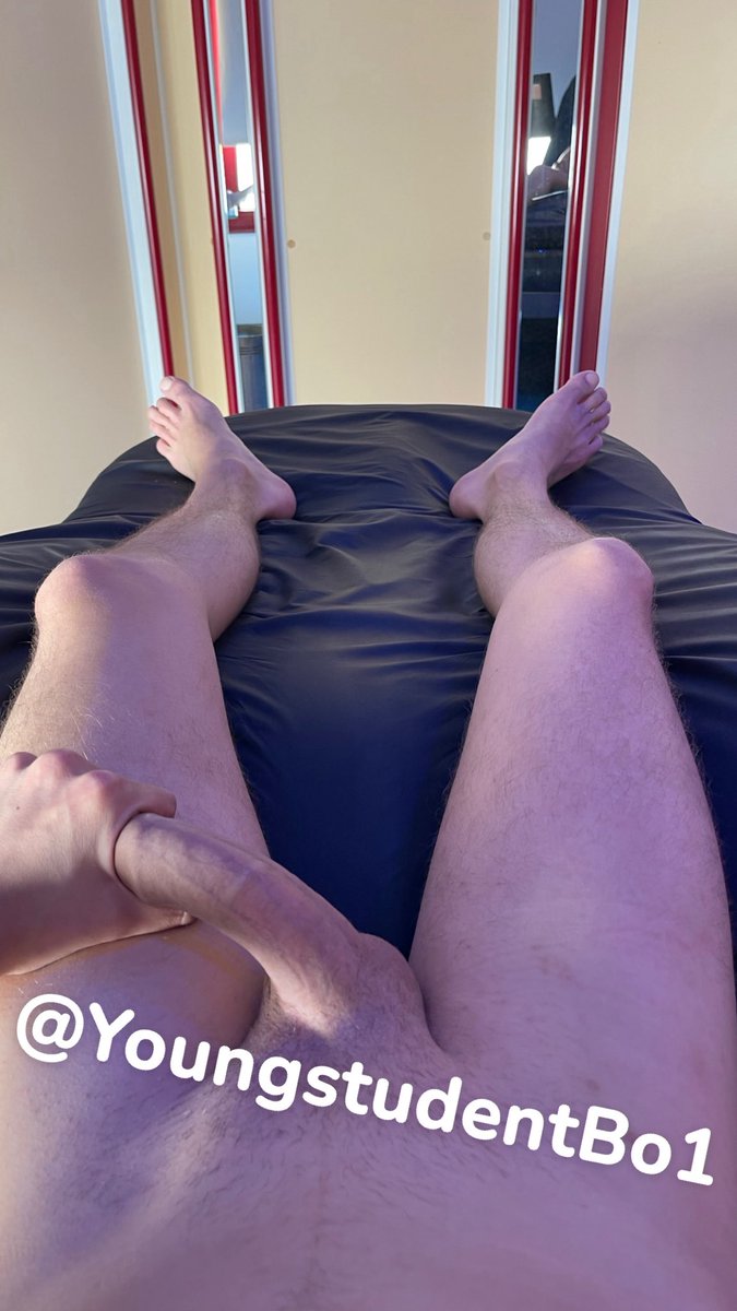 YoungStudentBoy tweet media