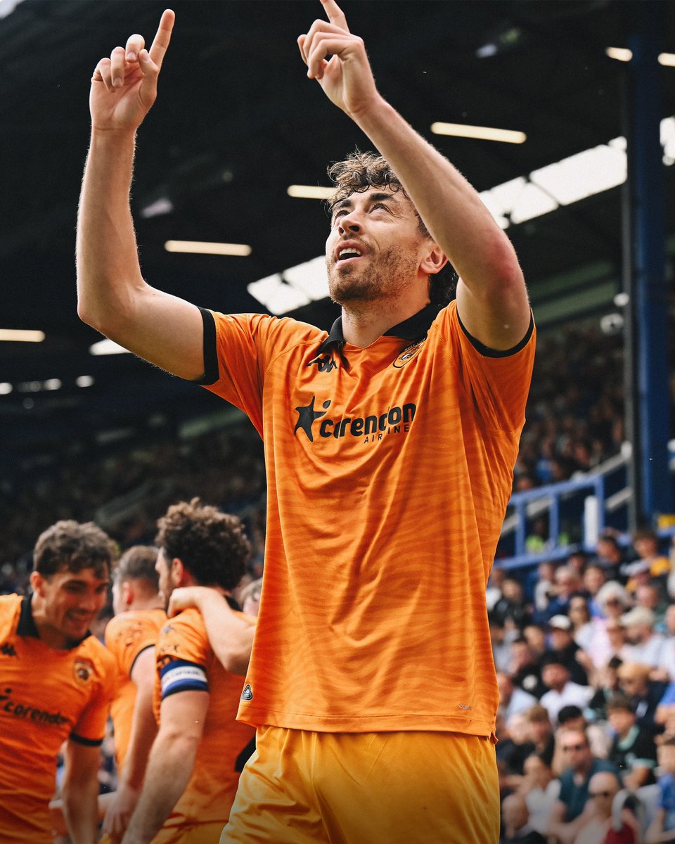 HullCityStats's tweet photo. HULL CITY ARE SAFE!!!!!!!!!!!

GET INNNNNNNNNNN

YOUUUUUUUU ULLLLLLLLLLLLLL

#HCAFC https://t.co/lSfUCSSdDK