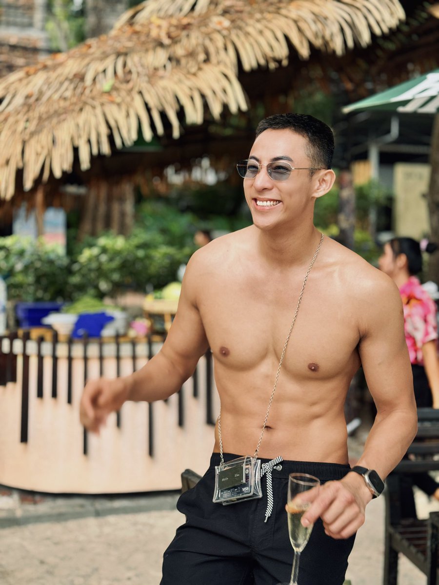 เสวกับโตโต้ครับ