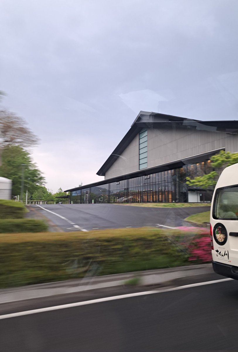Rimam2027's tweet photo. 🧳2025/05/03🧳
鳥取県〜島根県の旅🚗
朝一番にゲゲゲの鬼太郎👁
島根県にはバスケの応援に⛹

無事に先程帰宅ｰｰ🏘
いつも弾丸旅🤣w

思い出の写真を添えて…✍
ゲゲゲの鬼太郎👁
あの有名な体育館⛹
助手席から大興奮で撮影したブレっブレのバスの写真も🚌w https://t.co/dVDS6kSWDR