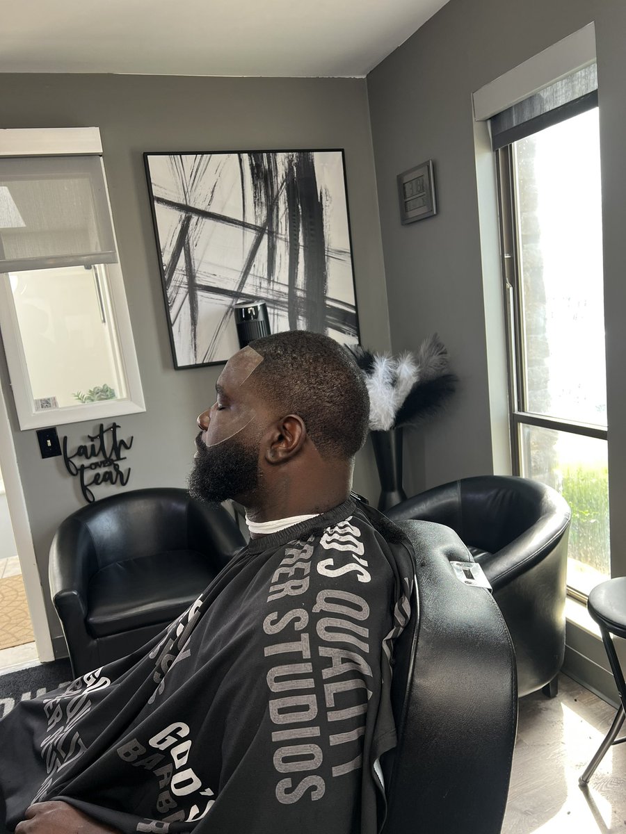 GodsQualityBar1's tweet photo. All Praise Is Due To GOD! 
God’s Quality Barber Studio 
800 Compton Road Cincinnati, Ohio 45231 
Building Unit #16 Room #1
(937)483.6450 https://t.co/BEZUDbNa8h
