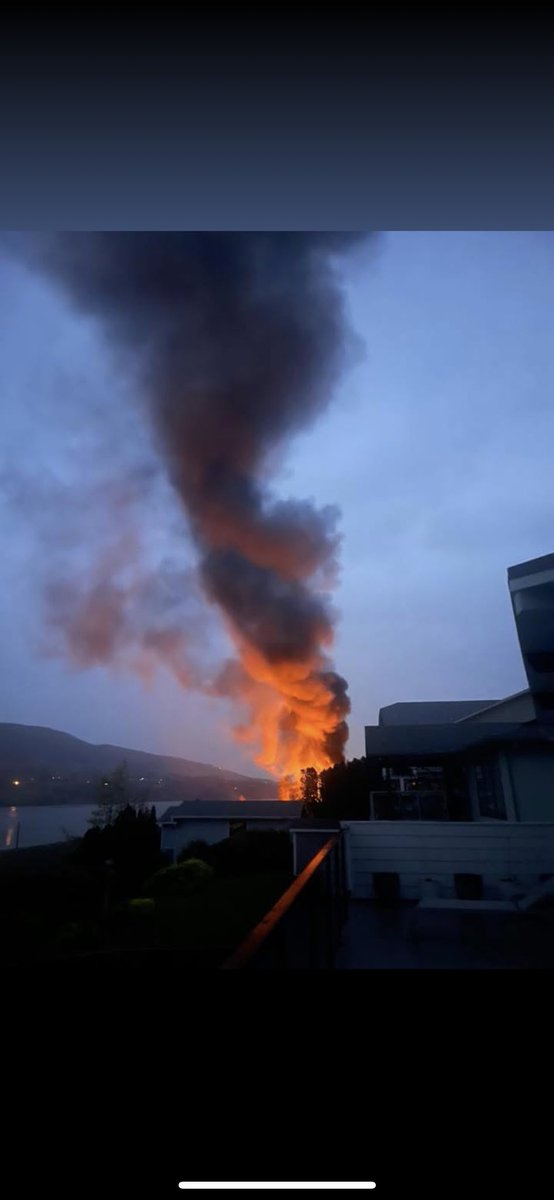 CunninghamJordy's tweet image. #Breaking: Part of Pelmewash Parkway in Lake Country is closed due to an early morning fire. Multiple fire trucks and ambulances are at the scene. 

Photos: Justin Boydell, Danielle Wilkes, Todd McKenzie via Facebook