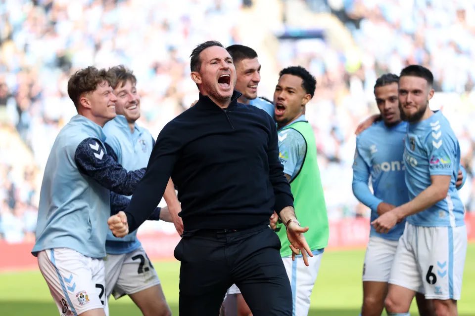 ConnCFC's tweet photo. Frank Lampard took Coventry City from a relegation fight to the play offs. 

SUPER FRANK 💙 https://t.co/wfNwOaHui3