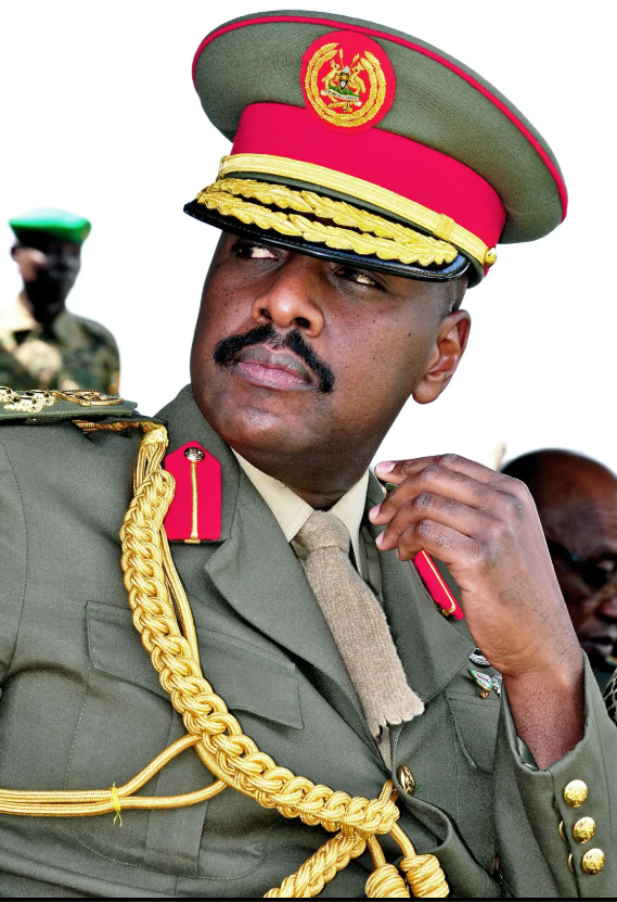 RuguneZ's tweet photo. Whether you love or oppose him, one thing is clear: General Muhoozi is bold, unapologetic, and reshaping Uganda's political conversation. A new generation is watching.
🇺🇬 #MKMovement #UgandaDecides https://t.co/7f14KfGt0J