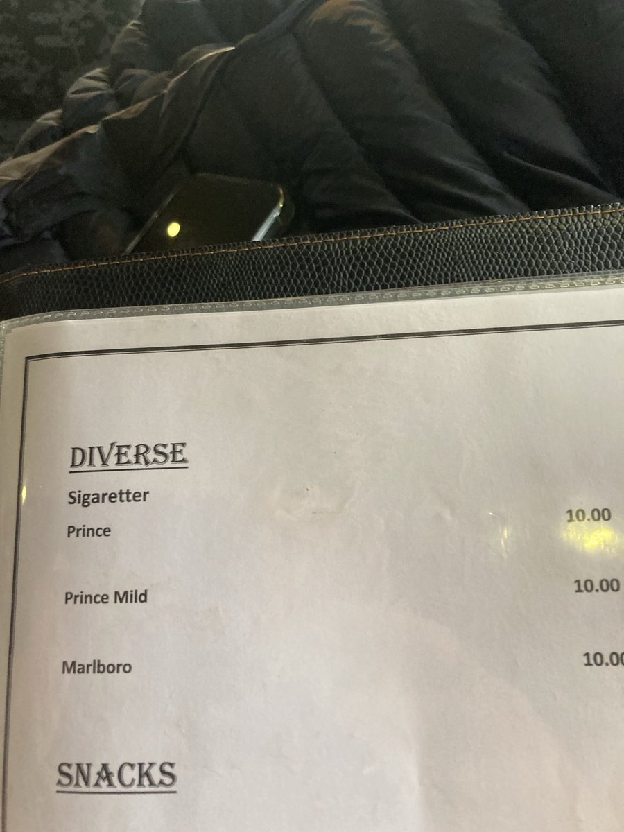 lge12's tweet photo. «Renna» restaurant leverer alltid. 10 kr for en sigarett. Gaver. «Hockeyhjørnet» er borte. Tommy Fagernes og Tom Bakke er ikke her lenger. Men trav på fjernsynet er gull. Grattis @skolemorten på Åby. Bokkøl er bestilt @NilsHansen2 ! #oslo5 #osloøst https://t.co/QHIs5sHZvJ