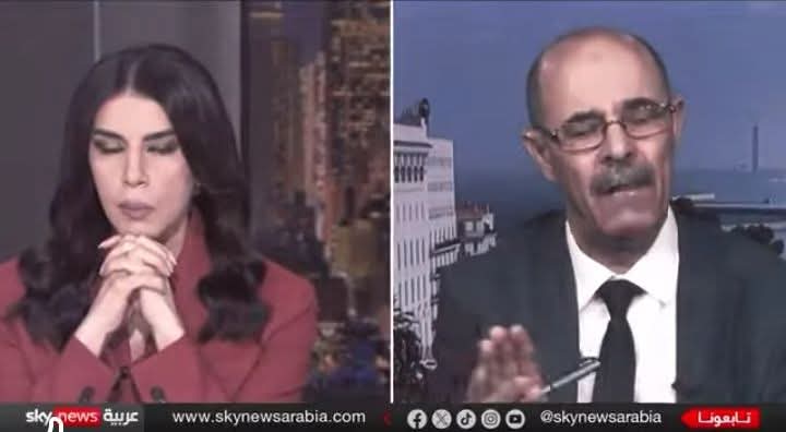 الصحفية الجزائرية والضيف الجزائري نفذا مخطط الجيش في قناة سكاي نيوز الإماراتية .

الصحفية جزائرية والضيف جزائري من داخل الجامعة الجزائرية والقناة إماراتية ،فيقوم العسكر باعتقال الضيف والهجوم الإعلامي على الدولة حاضنة القناة .لكن تذكروا جيدا ،أن هذا الضيف الجزائري الذي أُعلن عن