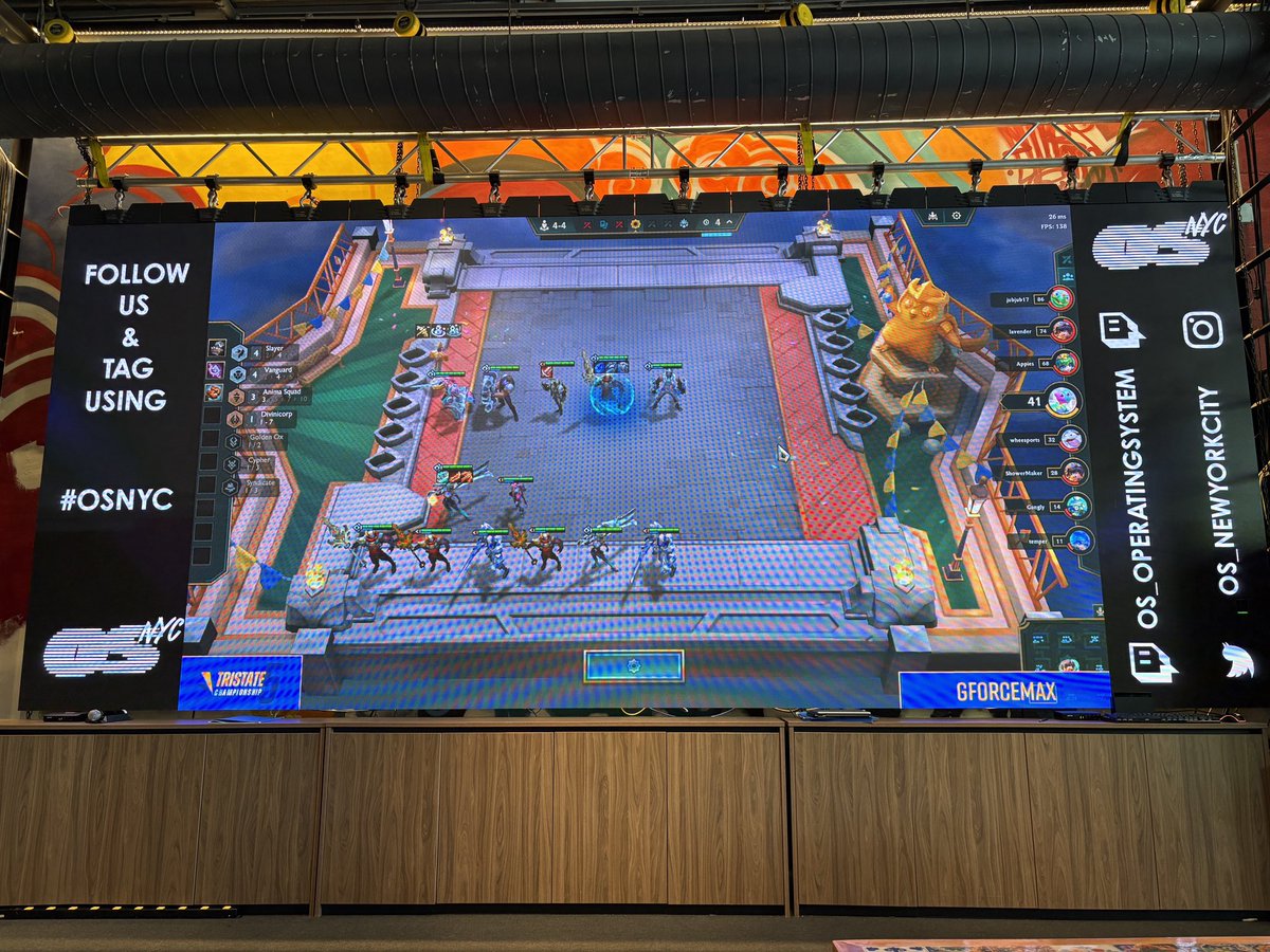 happy saturday watching friends play TFT 👾 

📍<a href="/OS_NewYorkCity/">OS NYC</a>
