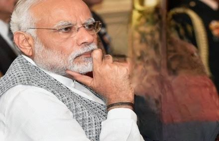 जब देश नहीं सम्हाला जा रहा है मुझसे तो #प्राइवेटाइजेशन कर देता हूं में तो माहिर हु इस काम में 
उत्तर कोरिया के तानाशाह #किम_जोंग को दे देता हूं 

#PMModi