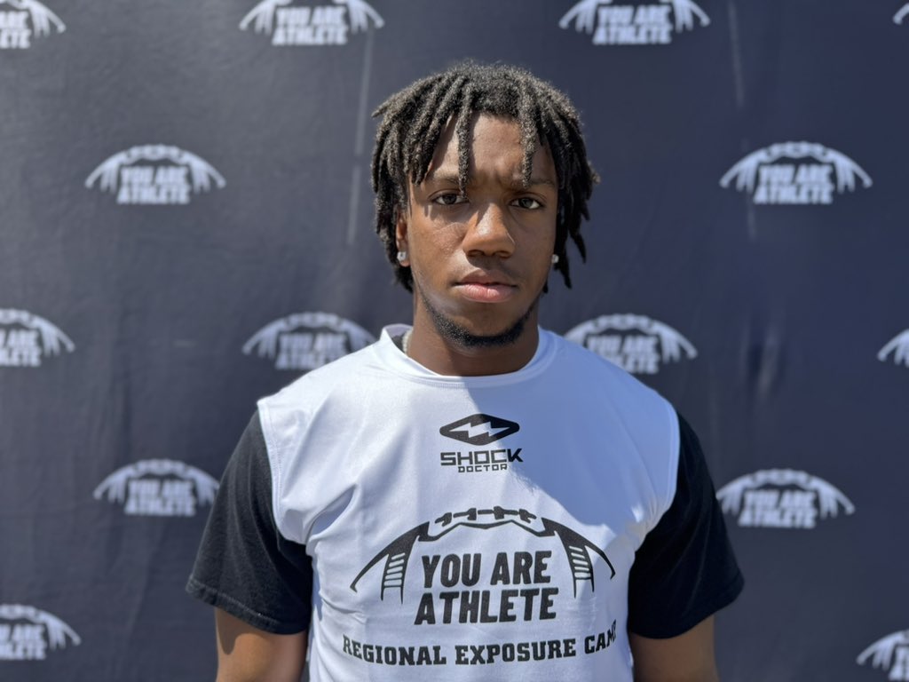 Brandon Howard (@bhoward_11) on Twitter photo The Hun School of Princeton (NJ.) 2026 RB Chase Enlow (<a href="/ChaseEnlow/">Chase Enlow 2026 3⭐️RB</a>)
Enlow is a crafty back who finds space and exploits it w/ his quickness.
Heading into his senior year, Enlow has a slew of offers from #VirginiaTech, #Indiana, #BostonCollege, #Illinois, #Duke & many more. The Hun School of Princeton (NJ.) 2026 RB Chase Enlow (<a href="/ChaseEnlow/">Chase Enlow 2026 3⭐️RB</a>)
Enlow is a crafty back who finds space and exploits it w/ his quickness.
Heading into his senior year, Enlow has a slew of offers from #VirginiaTech, #Indiana, #BostonCollege, #Illinois, #Duke & many more.