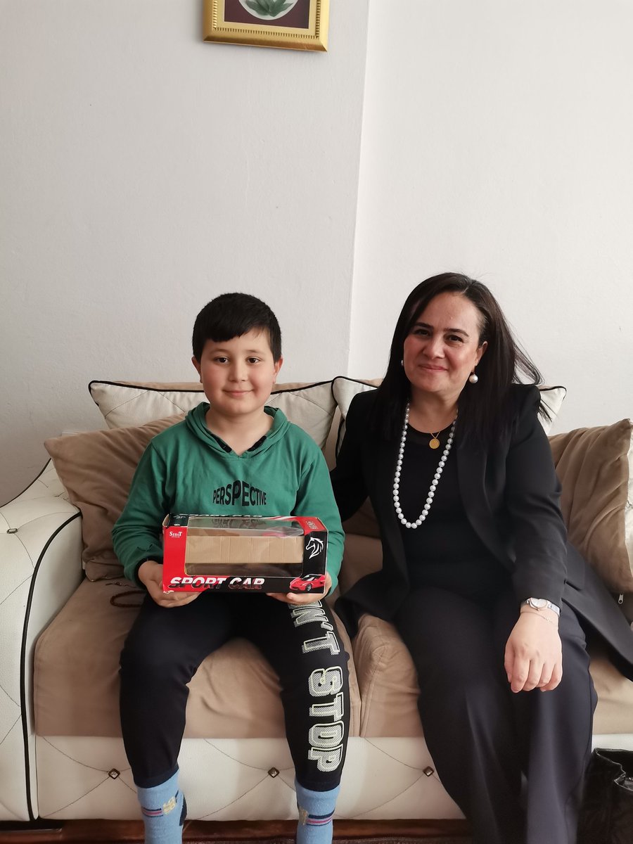 📍Başsağlığı ziyareti

İl Kadın Kolları Başkanımız Av.Semra AKYÜZ ÖZDAĞ ve Yönetim Kurulu Üyelerimiz ile birlikte Hatice GELGÖR'ün vefat eden babası için başsağlığı ziyaretinde bulunduk. Rabbim mekanını cennet eylesin inşallah 🤲🏻

<a href="/akkadingm/">AK Parti Kadın Kolları</a>
<a href="/tugbaisikercan/">Tuğba IŞIK ERCAN</a>
@semraa_ozdag