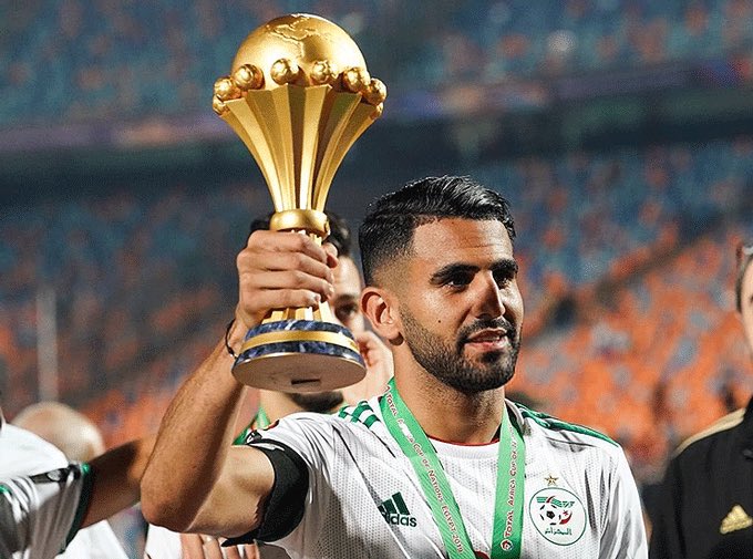 AlgerianFooty's tweet photo. RIYAD MAHREZ WINS THE AFC CHAMPIONS LEAGUE! 🇸🇦🏆

🇩🇿 African champion — Algeria 
🏴󠁧󠁢󠁥󠁮󠁧󠁿 European champion — Man City
🇸🇦 Asian champion — Al Ahli 

@Mahrez22 has now been a continental winner in THREE different continents. 👏🏼 https://t.co/kr2Ta6TNQr