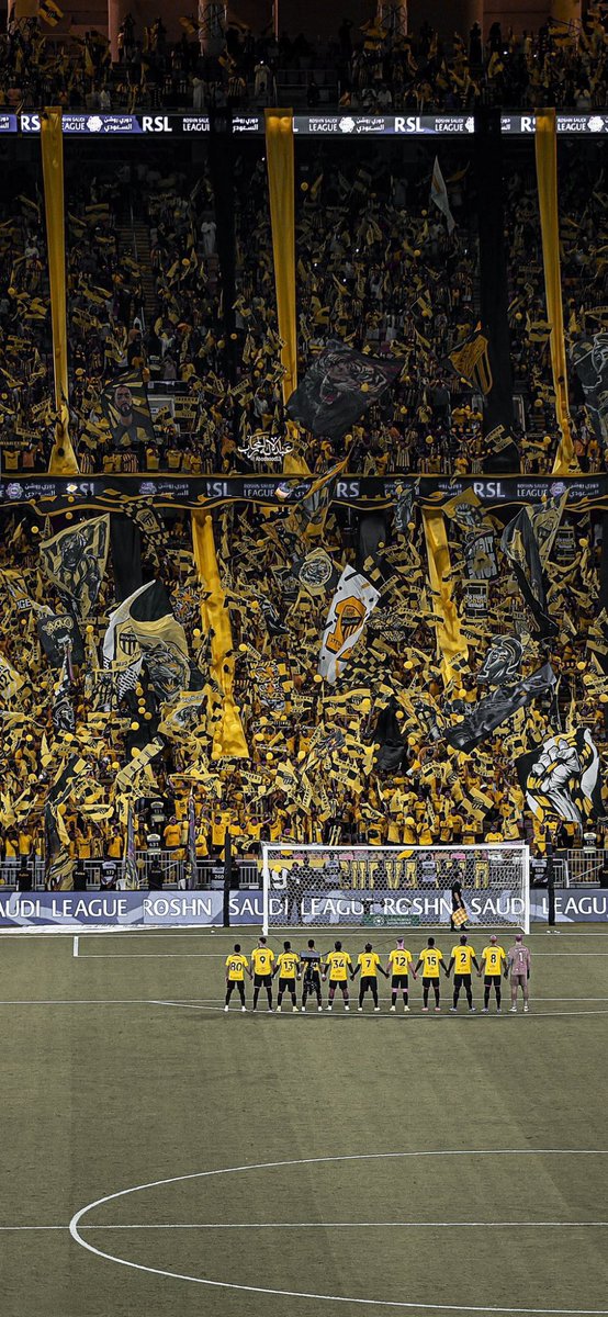 os_gh99's tweet photo. 3 مباريات لتحقيق الدوري .. 

مباراة وحدة لتحقيق كأس الملك ..

حان الوقت يارجال العميد لتحقيق الذهب 

واسعاد مدرج الذهب بالبطولات🏆💛💛

#الاتحاد https://t.co/9x5tFJtzVH