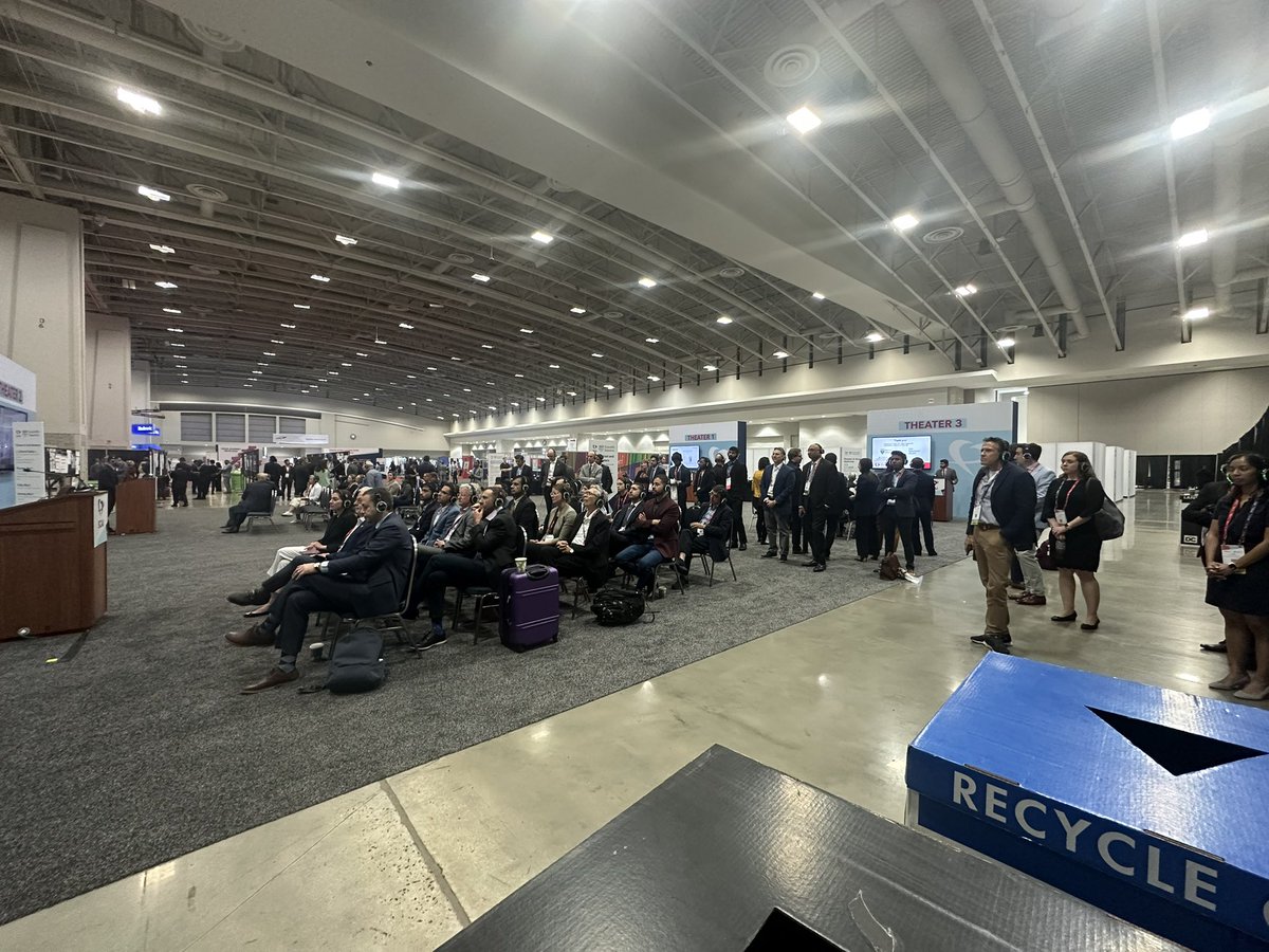 zheng_md's tweet image. Proud to present another case (@AngioVac for severe #Tricuspid #IE) today at #SCAI2025, representing @MontefioreNYC @EinsteinMed!
Grateful to @azeemlatib, @m_assafin, and all my mentors who guided me through this journey!
@SCAI #InterventionalCardiology @anna_bortnick @MonteHeart