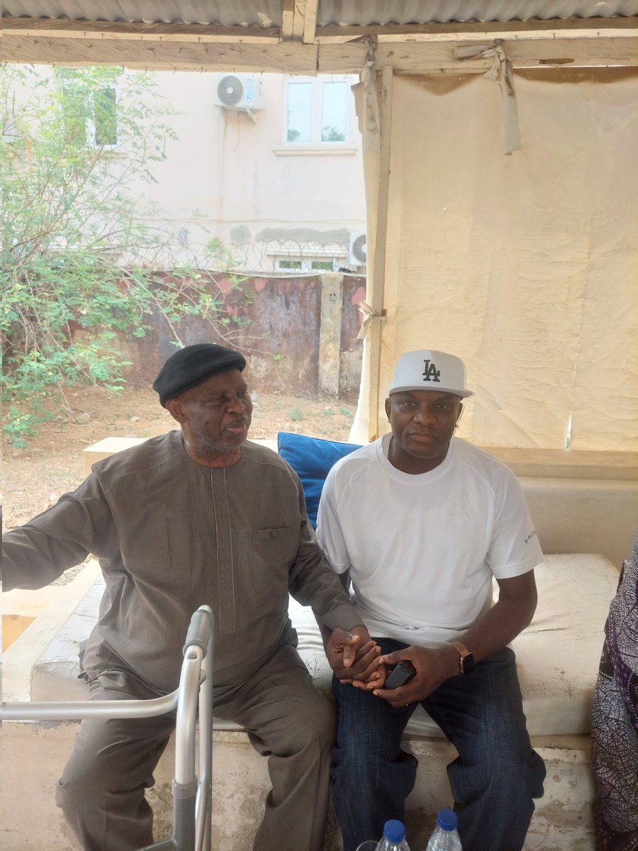 AdaiEdwin1's tweet photo. Condolence visit to Sen. Rowland Owie on the demise of his beloved Wife,  Otunba Segun Showumi, Prof. ABC Nwosu were in attendance. https://t.co/KtAUJcYH0o