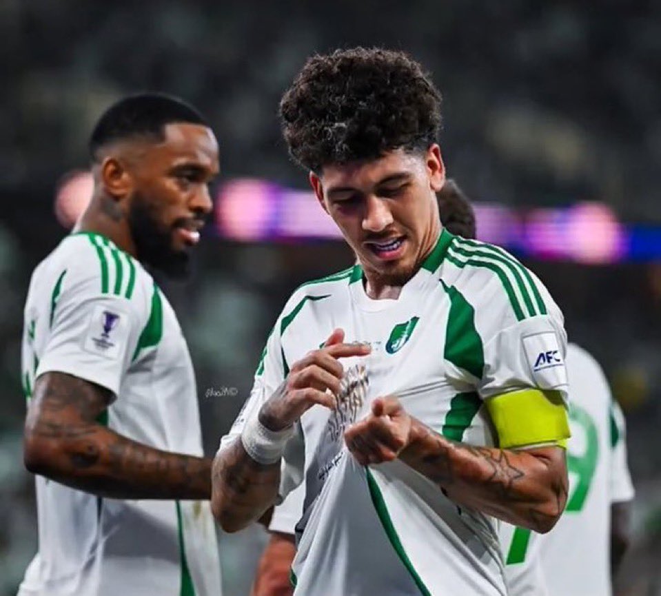 munif11's tweet image. فيرمينو بطل آسيا