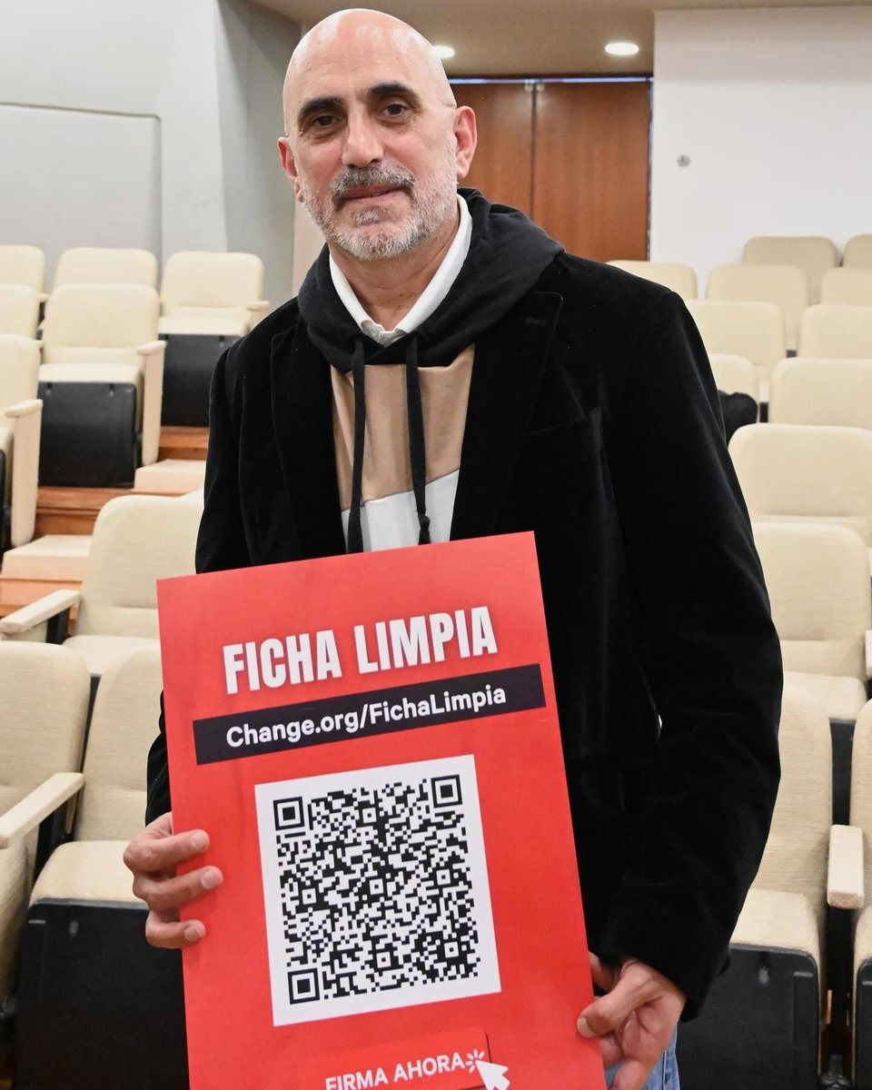 gastonmarraOK's tweet photo. Estamos a punto de conseguir la ley de @fichalimpia. 

Una pena no haber logrado las 11.753 adhesiones que faltan para alcanzar medio millón en https://t.co/1ELEZn5TyR. 

Igualmente para una petición es récord esa cantidad de firmas. 

Y será ley 💪 https://t.co/1a4UMpptbf