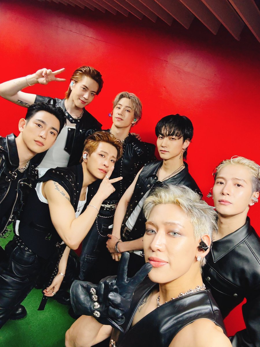 medefyu's tweet photo. ขอบคุณ GOT7 มากๆที่ทำตามสัญญา นับถือจิตใจทั้ง7คนที่โคดจะมั่นคงกับวง เก่งมาก ภูมิใจมาตลอด ไม่รู้ว่าจะได้เห็นการรวมตัว7คนอีกเมื่อไหร่ แต่เชื่อเถอะว่าถึงวันนั้นทุกคนจะยังรอเสมอ เป็น2วันที่มีความสุขมาก 💚
#GOT7_NESTFESTinBKK https://t.co/HeyAByK6jn