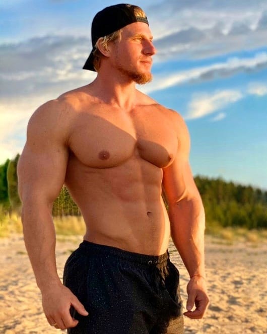 Edgars_Snepsts's tweet image. 💪😎
#fitjourney #absgoals #musclelife #gymdedication #physiquegoals #fitphysique #workoutinspiration #muscleaddict #bodybuildinglife #fitnessdrive #corestrength #gymlife #fitmotivation #musclemania #bodygoalsinprogress #workoutaddict #fitbodyvibes #strengthjourney…