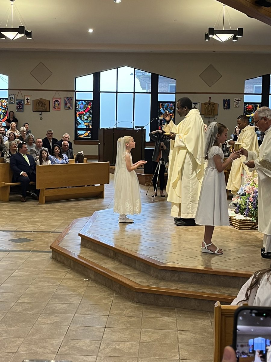 Big first communion day for my sweet Olive. God bless you ❤️