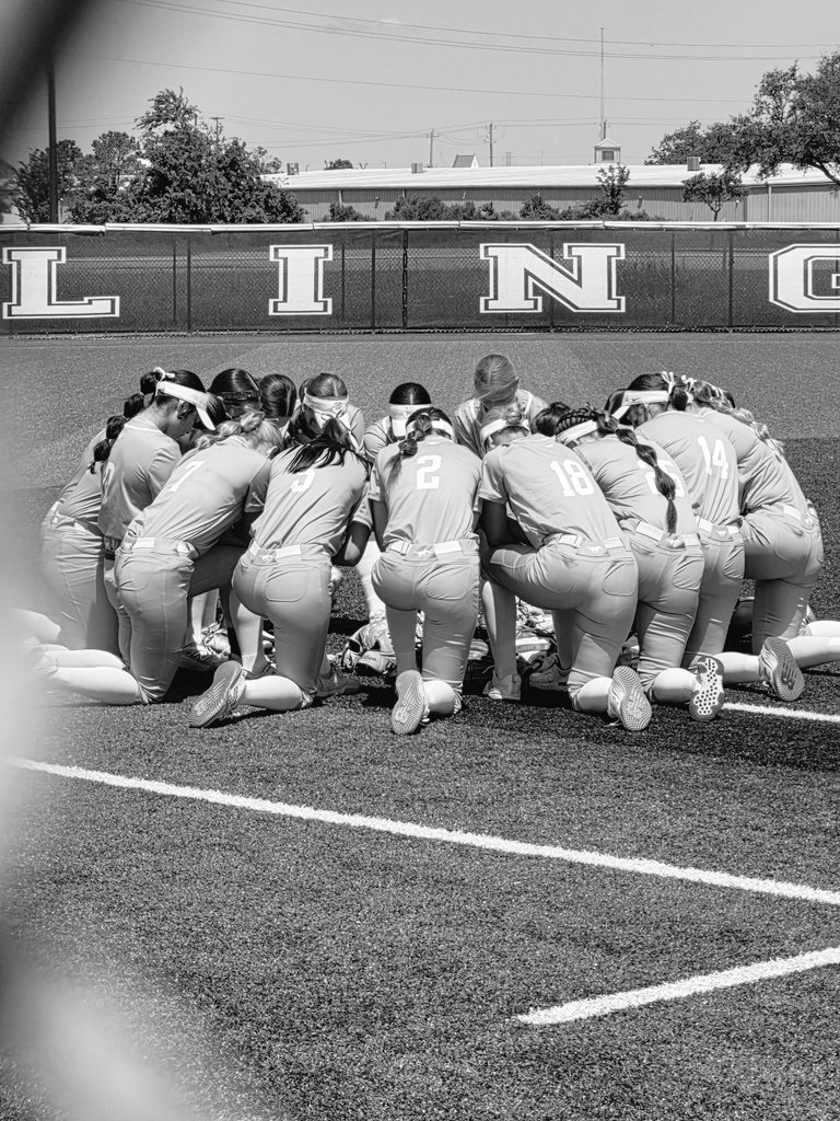 MvG1001's tweet image. The bats were booming in Baytown today for the @KingwoodSB team, including back to back to back home runs! They defeated Manvel 17-0 in the Area Round! #GoMustangs #OnToTheNextOne 🐎 🥎