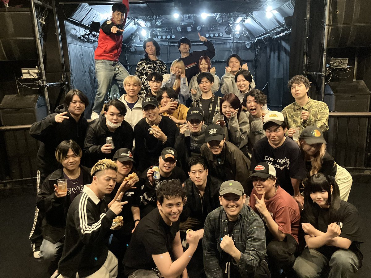 LIKE A KIDレコ発大阪編完遂しました

出演してくれた
SUBLIMINALS
All is Well
CRYONIKS
Launcher No.8

フードで皆のお腹を満たしてくれたHeavenly Burger

そして居場所を提供してくれたクラッパー

しっかり意味のある1日になったと思います

LIKE A KID、EPリリースおめでとう！