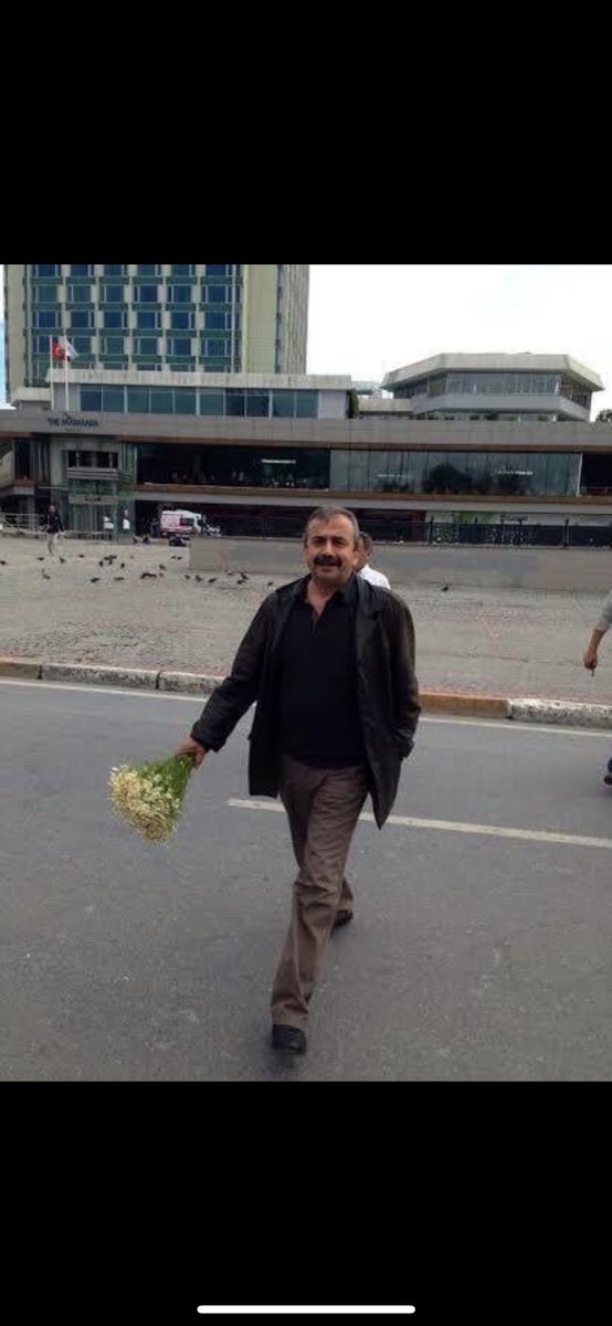 fratvarli1's tweet photo. Ağlamak gülmenin kardeşidir!
Ağlamayan gülemez ki.

Allah rahmet eylesin 🙏❤️
Süreyya Önder https://t.co/qaDaiuYY8W