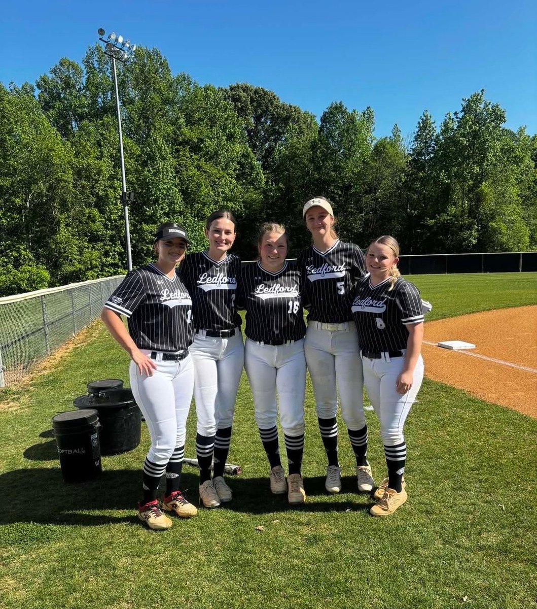 <a href="/Ledfordsoftball/">Ledford Softball</a> celebrated Senior Night earlier this week 🎓 Thank you Ava, Grace, Lindsey, Karleigh, and Leah for all that you have given this program 👏🏻 Now, on to the State Playoffs on Tuesday!
