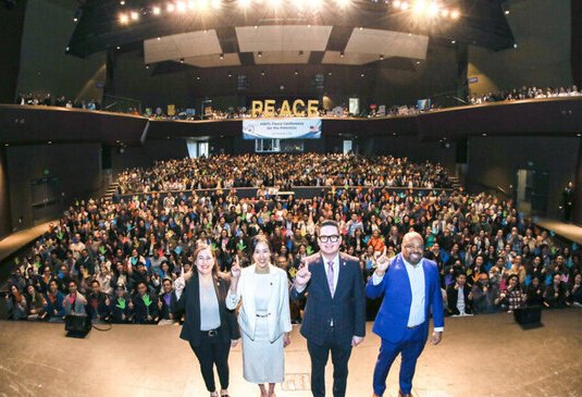 [韩国人李萬熙 和平故事│HWPL 新闻通讯(60)]
菲律宾8000多人纪念"1.24HWPL和平日"
vo.la/nqaIiu

#HWPL #和平故事 #李萬熙_代表 #DPCW #和平教育 #manheelee #和平使者 #PEACE_HERO #和平 #和平万国会议 #地球村终止战争和平宣言 #菲律宾