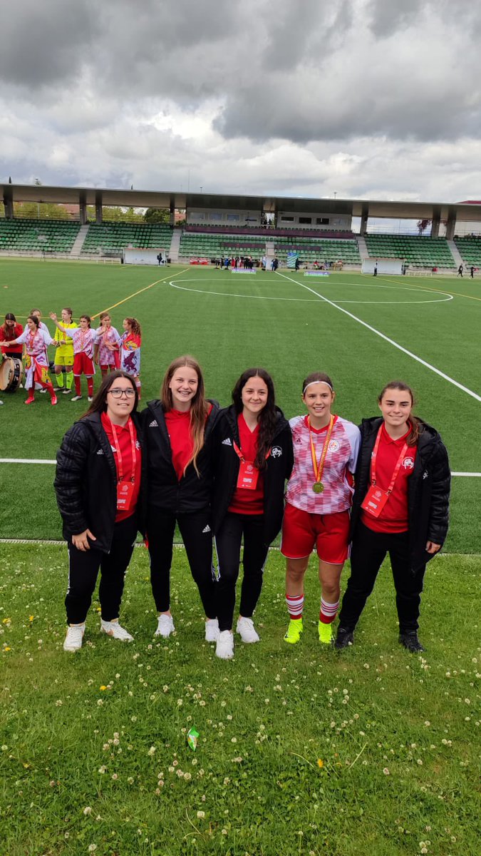 Enhorabuena a la <a href="/FCyLF/">RFCYLF</a> tras su victoria con la sub-14 en la fase de Plata del Campeonato de España 🥇🏆

Pero sobre todo dar la enhorabuena a nuestra jugadora Paula Prado por ganar y dar todo con la selección. Enhorabuena campeona y a seguir trabajando 🚀🤩

#capiscolfemenino