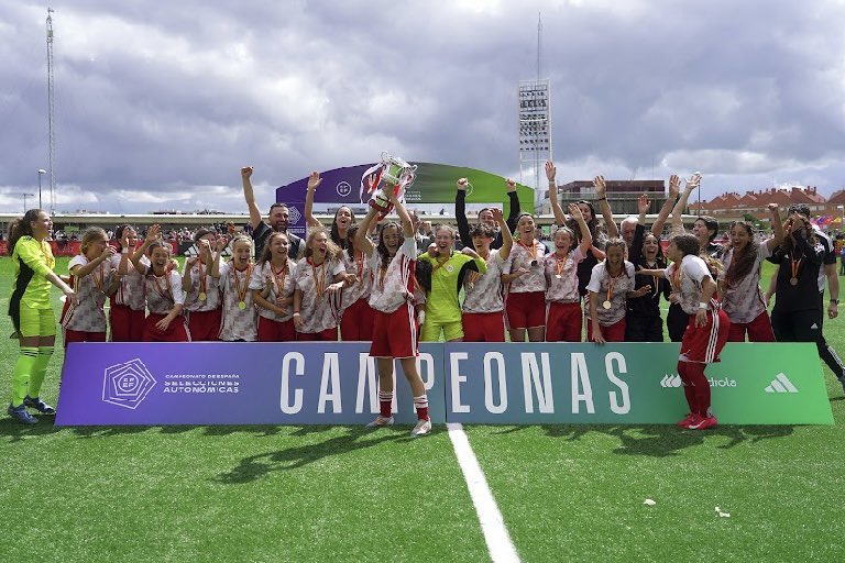 capiscol.femenino tweet media