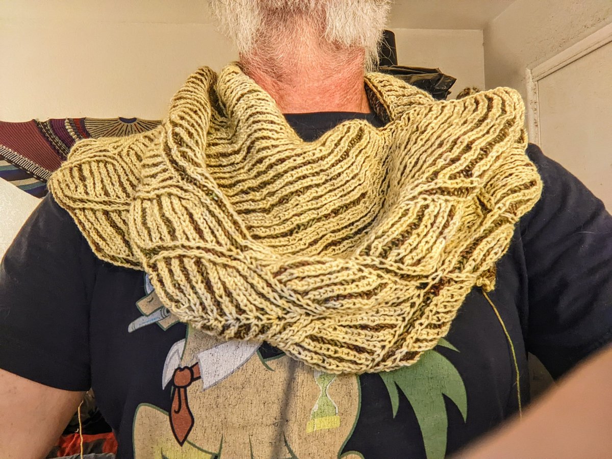 TopherRuggles's tweet image. Until Friday, the Lascaux shawl is $150. A beautifully soft Brioche shawl that features a leaf motif along one edge. Let&apos;s create something beautiful! Made to order with the colors of your choice. 50% due on order.