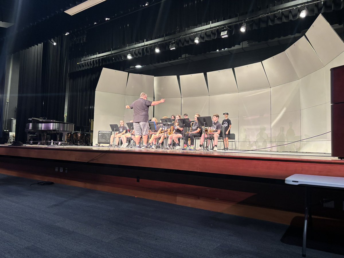 Amy Hunter tweet media