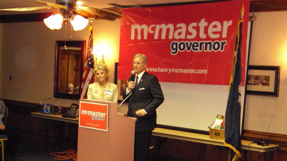 RobGodfrey's tweet photo. @leighlemoine @wrcodysimpson3 cody filled tables full of people at ed young’s place for a ‘10 mcmaster for governor event that @johnroconnor covered for @thestate - florence turned all out for the then-attorney general &amp; john’s story had the feel of covering a family reunion. cc @TreyWalker https://t.co/jLteegLk2q