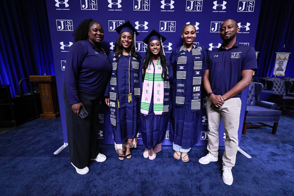 Hats off to our graduates🎓

Congratulations to our student-athletes for all they’ve accomplished in the classroom and on the field of play💙🤍

#TheeILove | #JSUGrad25🐅