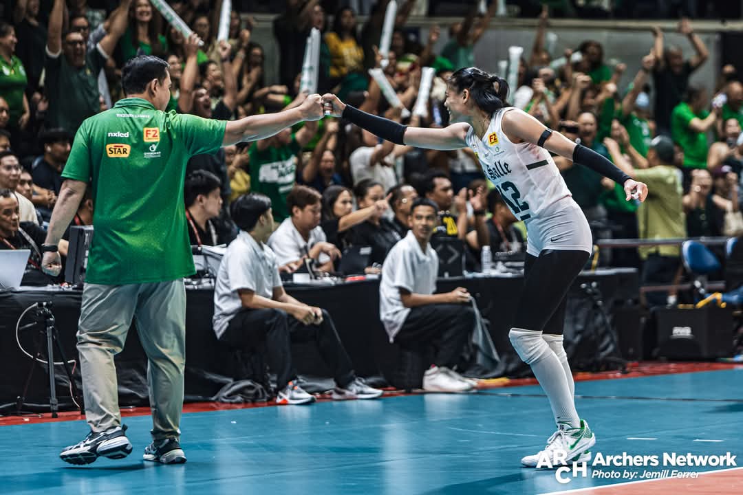 angel getting 3 consecutive fist bump from coach ramil, that's when you know she's a STAR player ⭐
