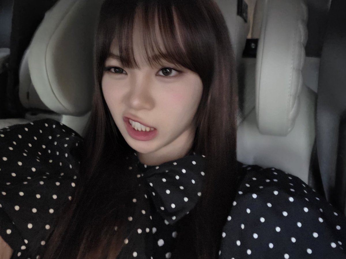 sserapics's tweet photo. CHAEWON WEVERSE DM UPDATE https://t.co/xdXWfuPleg
