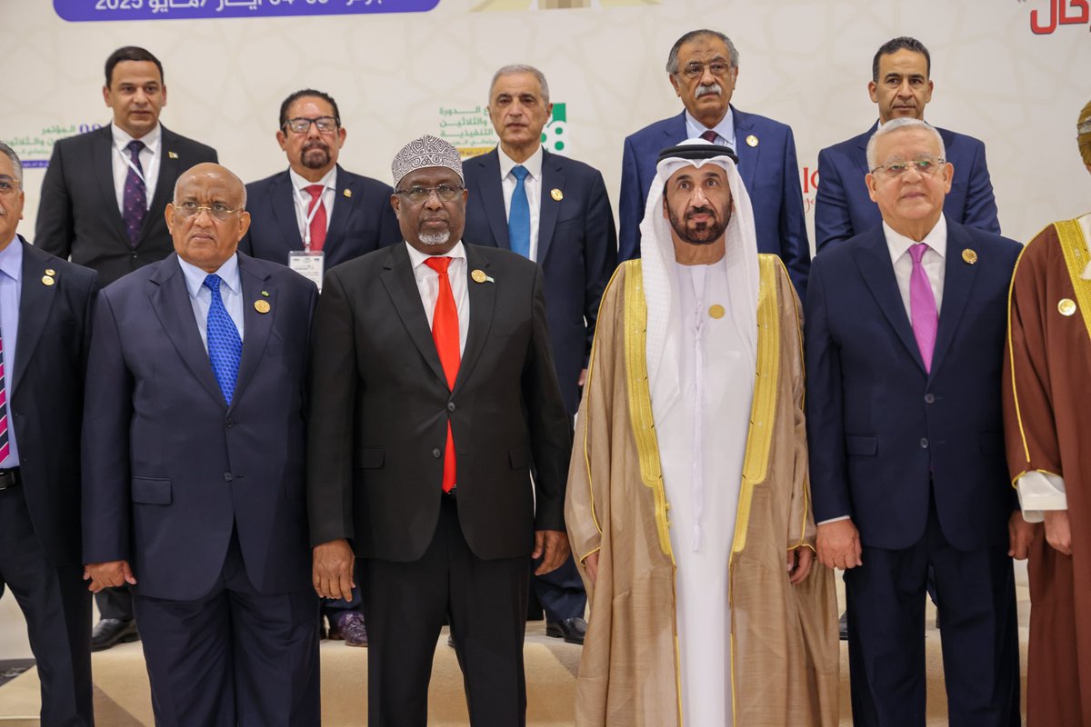 Guddoomiyaha Golaha Shacabka ee Baarlamaanka Jamhuuriyadda Federaalka Soomaaliya Mudane Sheekh Aadan Maxamed Nuur (Madoobe) ayaa ka qeyb  galay shirweynaha Guddoomiyaasha Baarlamaanadda Carabta oo maanta si rasmi ah uga furmay Magaaladda Algiers ee caasimadda wadanka Algeria.