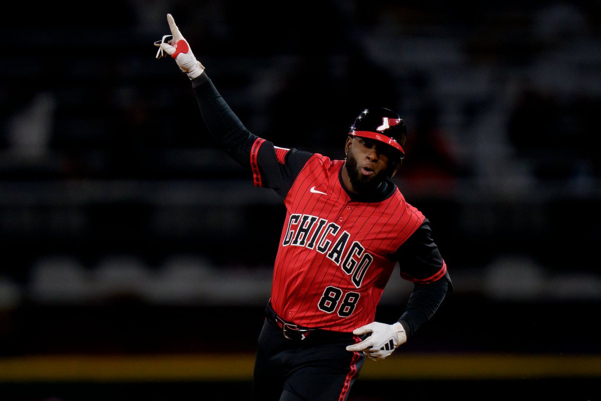 The @WhiteSox debuted their City Connect jerseys last night!

Do you want your own? Repost and like for a chance to win.