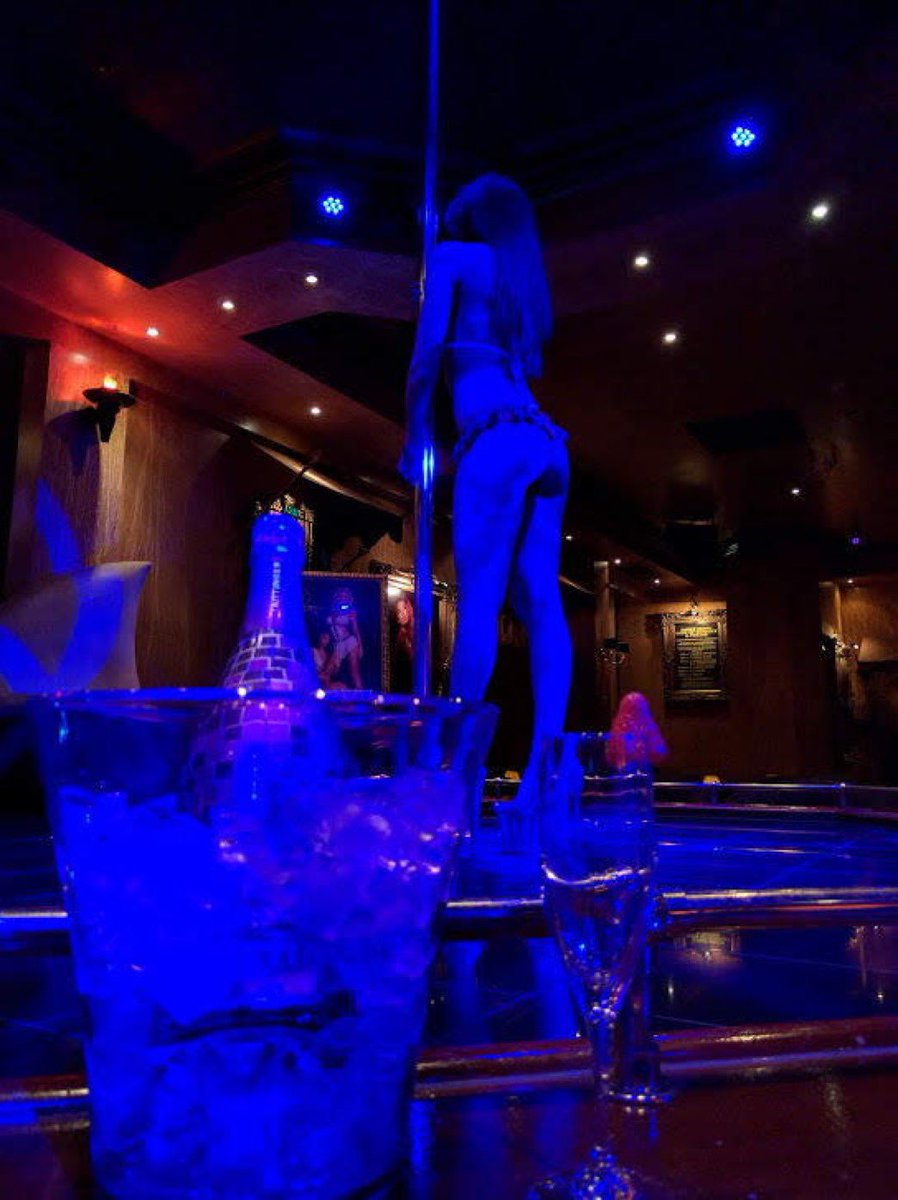 club412pgh's tweet photo. Saturday Night continues the weekend party. We have the hottest ladies to fulfill your fantasies. Best Private dances in Pittsburgh. Open till 6:00 AM for Private Dances. #WeekendVibes #LetsGoBucs #Club412 #strippersgoneWILD #StripClubExperience #Pittsburgh #dancers #Gentlemansclub #afterhours #Saturday #StripClubLife #