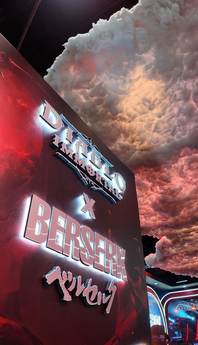 Família, Diablo Immortal tá com ativações muito daoras lá no estande da Claro, na Gamescom!

Entre as ativações, tem estações de celular pra testar a nova collab com Berserk, um painel lindo pra fotos e lá no *espaço de Meet&amp;Greet da gamescom latam vai rolar uma sessão de