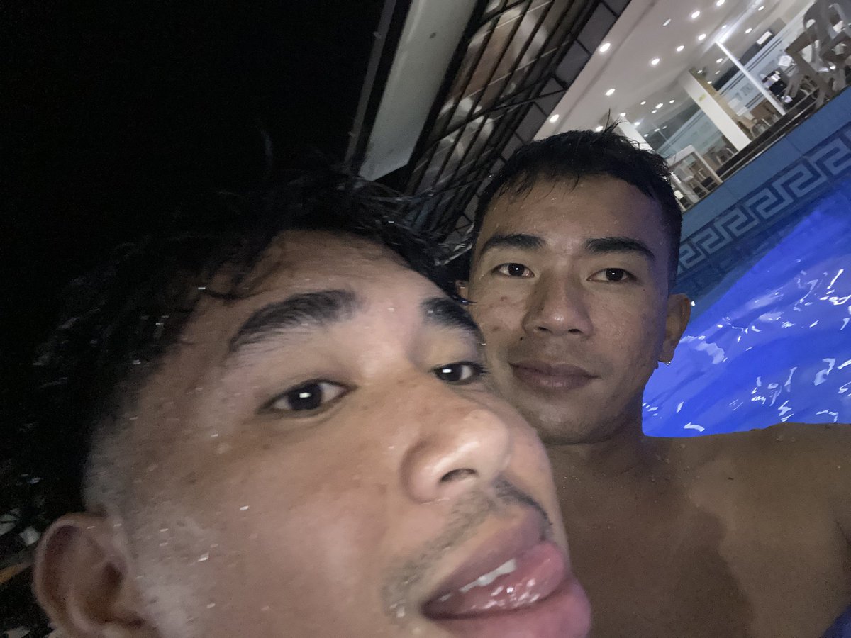 RadDee25's tweet photo. Midnight splash with my favorite person💕 https://t.co/wo1ljetKm8