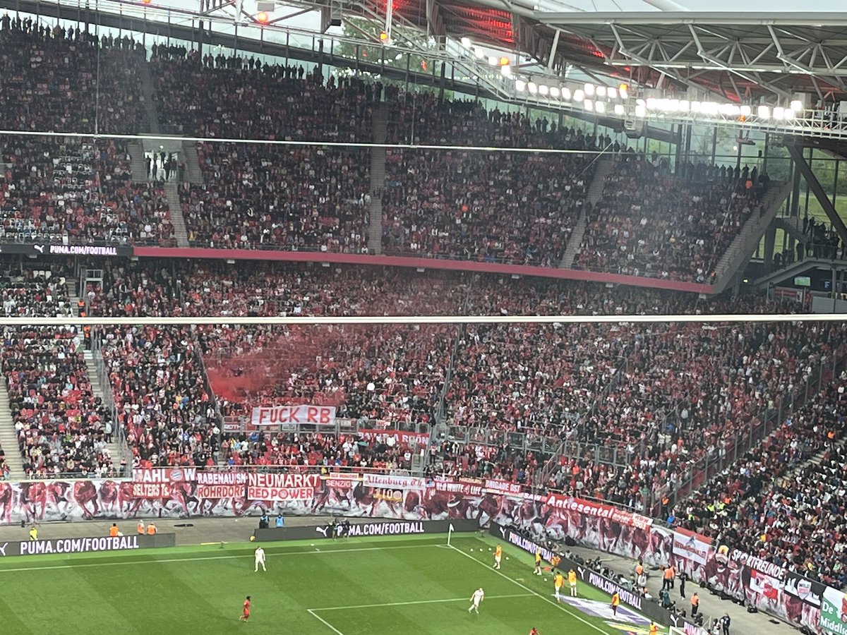 Roter Rauch steigt auf … #RBLFCB