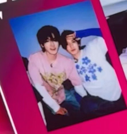 一张照片我要珍藏，因为毕竟我们很少吹着海风，乘着日落留下灿烂的合影。🥺